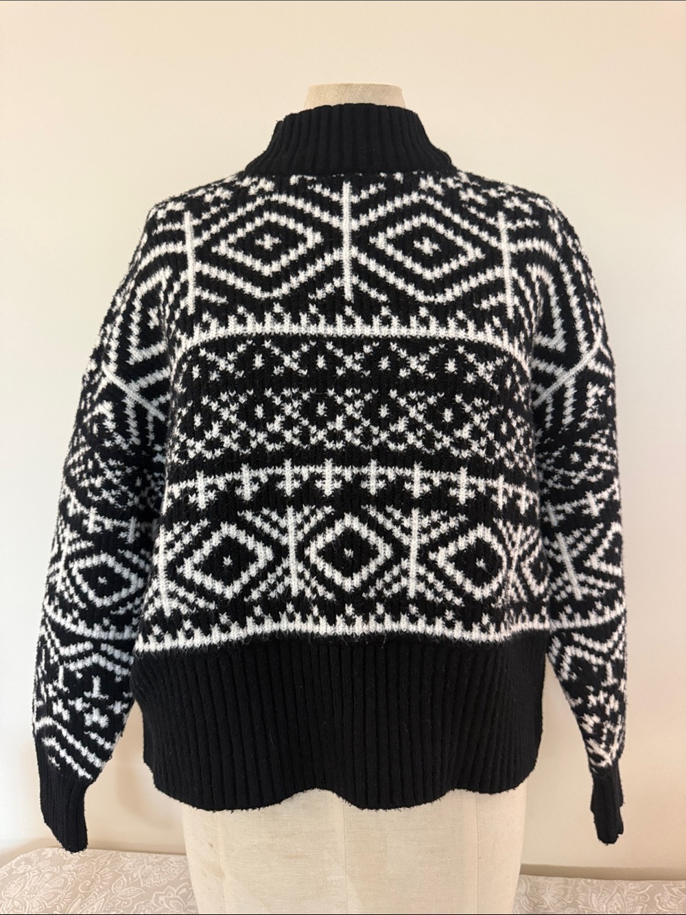 Old Navy Black and White Geometric Turtleneck Sweater